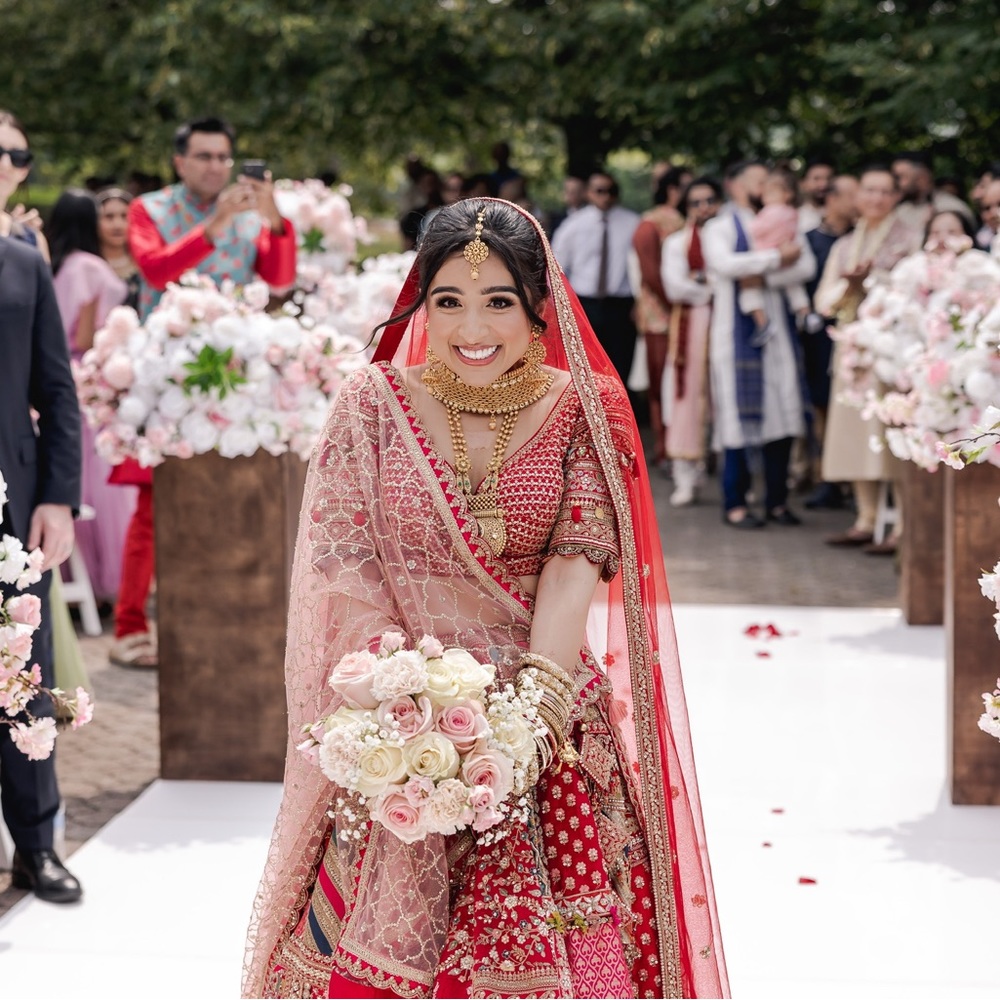 Insanely gorgeous unique-modern-yet traditional wedding lengha 🥻